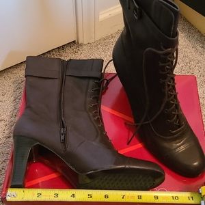 AEROSOLES Pretty Up Brown Leather boot size 10